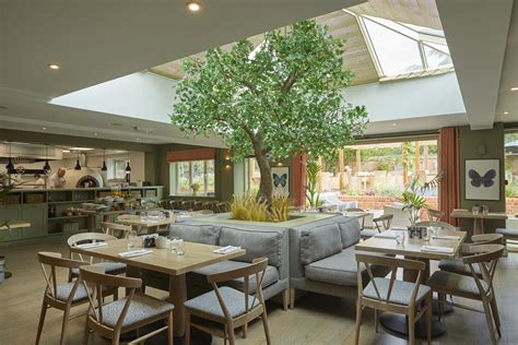 the royal oak yattendon parking